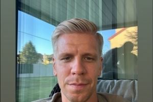 亚马尔调侃什琴斯尼金发：这发型不赖，排名第二仅次于我😜