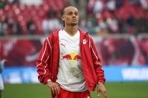 记者：莱比锡在等待切尔西对哈维-西蒙斯的首份报价