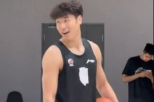 天津男篮晒训练视频：欢迎何思雨 那个阳光开朗大男孩回来了