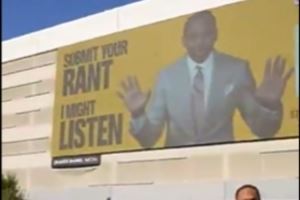  膨胀了！A-史密斯在达拉斯做广告：我“入侵”了这里 也爱这里