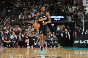  刺记声援福克斯：高价续约的关键球员就该投制胜球 没啥问题