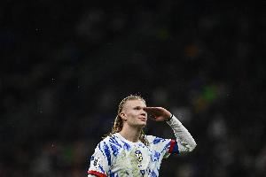  😅哈兰德：打平后曼奇尼摸我屁股，我生气了就连进2个，谢谢他