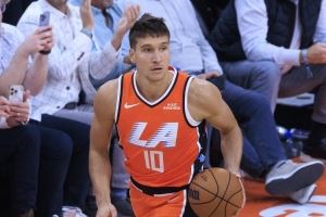  挺全面但手感太差！博格丹9投3中&三分6中1 拿到9+7+5