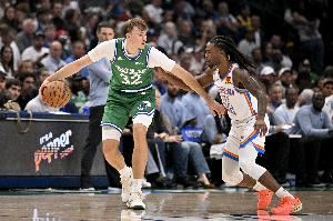  多特：华莱士花大量时间研究录像 他意识到防守端他能做很多事